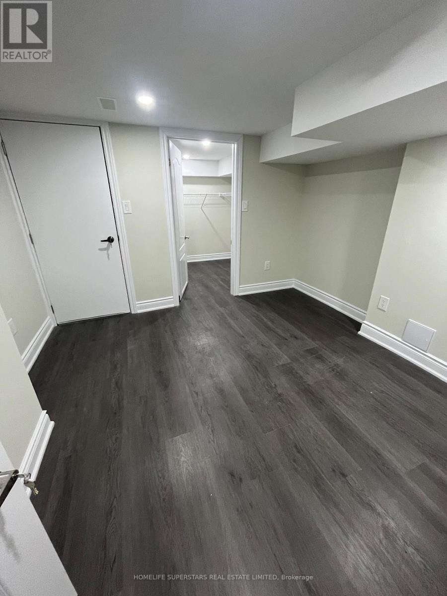 78 Circus Crescent, Brampton, Ontario  L7A 5E1 - Photo 4 - W12538848