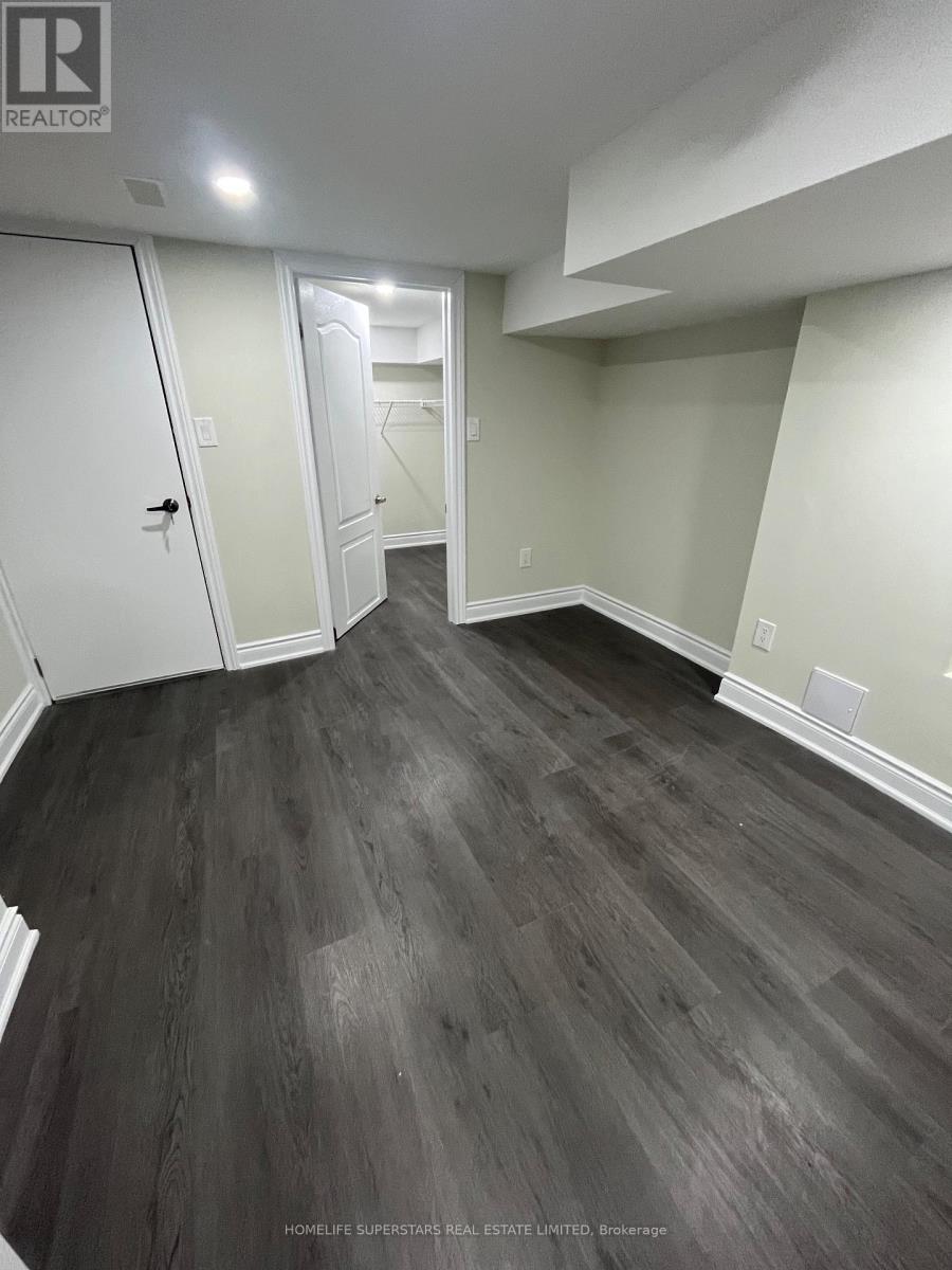 78 Circus Crescent, Brampton, Ontario  L7A 5E1 - Photo 5 - W12538848