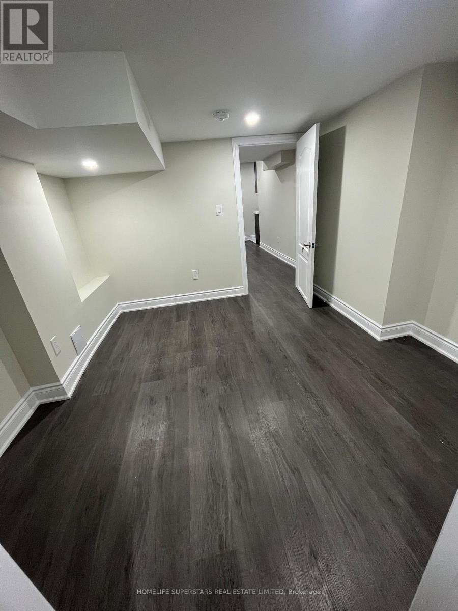 78 Circus Crescent, Brampton, Ontario  L7A 5E1 - Photo 6 - W12538848