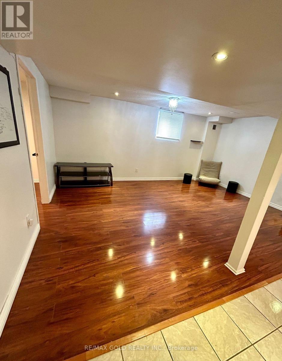 5 Farthingale Crescent, Brampton, Ontario  L7A 1R3 - Photo 37 - W12538858