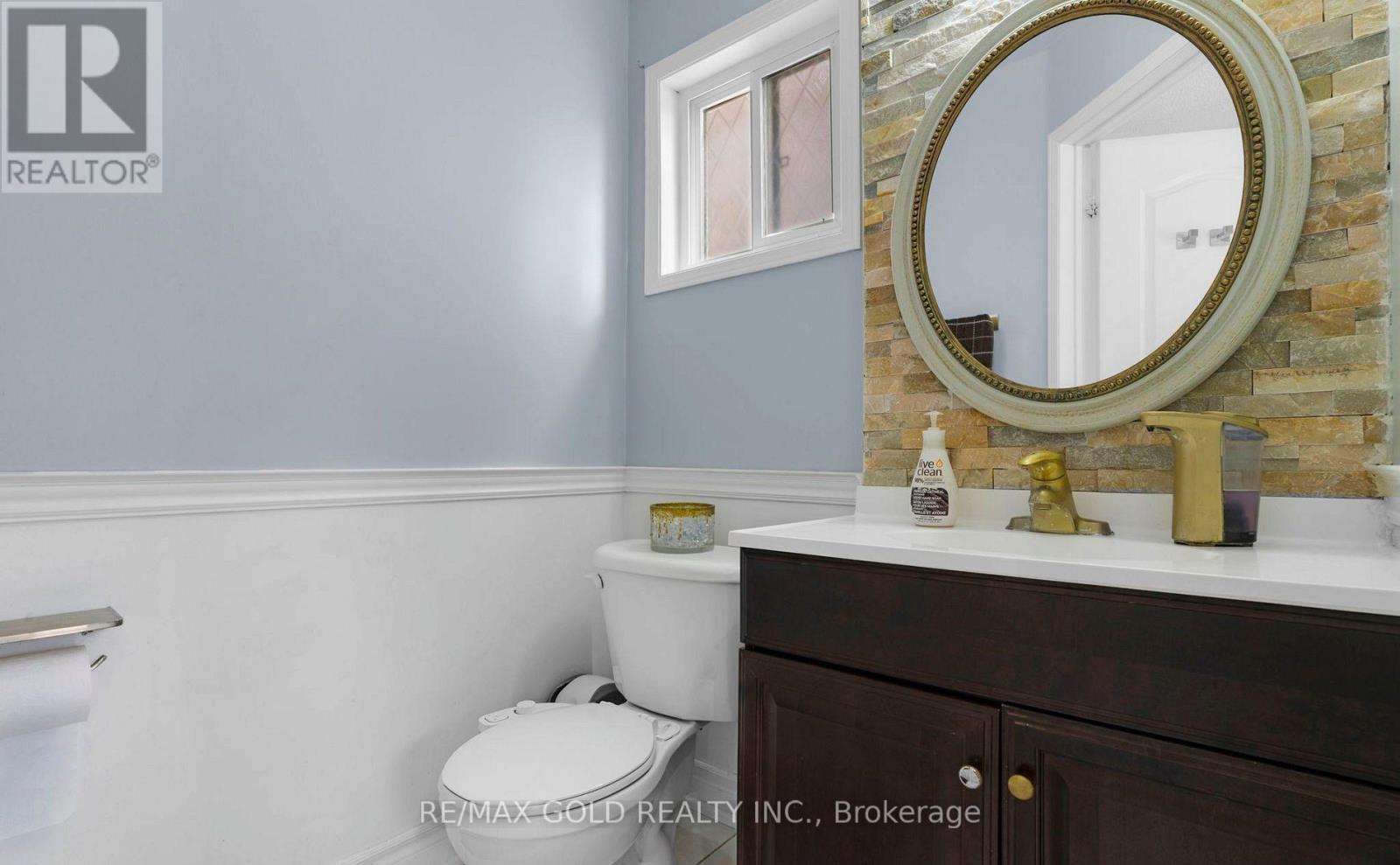 5 Farthingale Crescent, Brampton, Ontario  L7A 1R3 - Photo 5 - W12538858