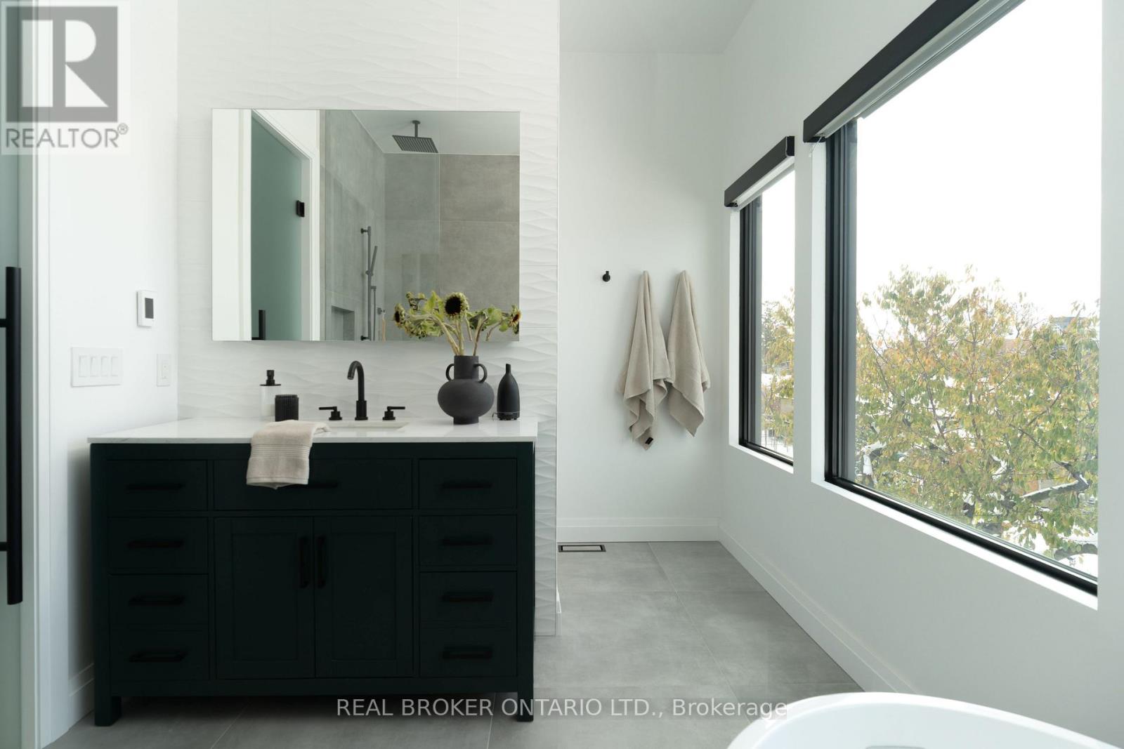 104 Greenlaw Avenue, Toronto, Ontario  M6H 3V5 - Photo 18 - W12538862