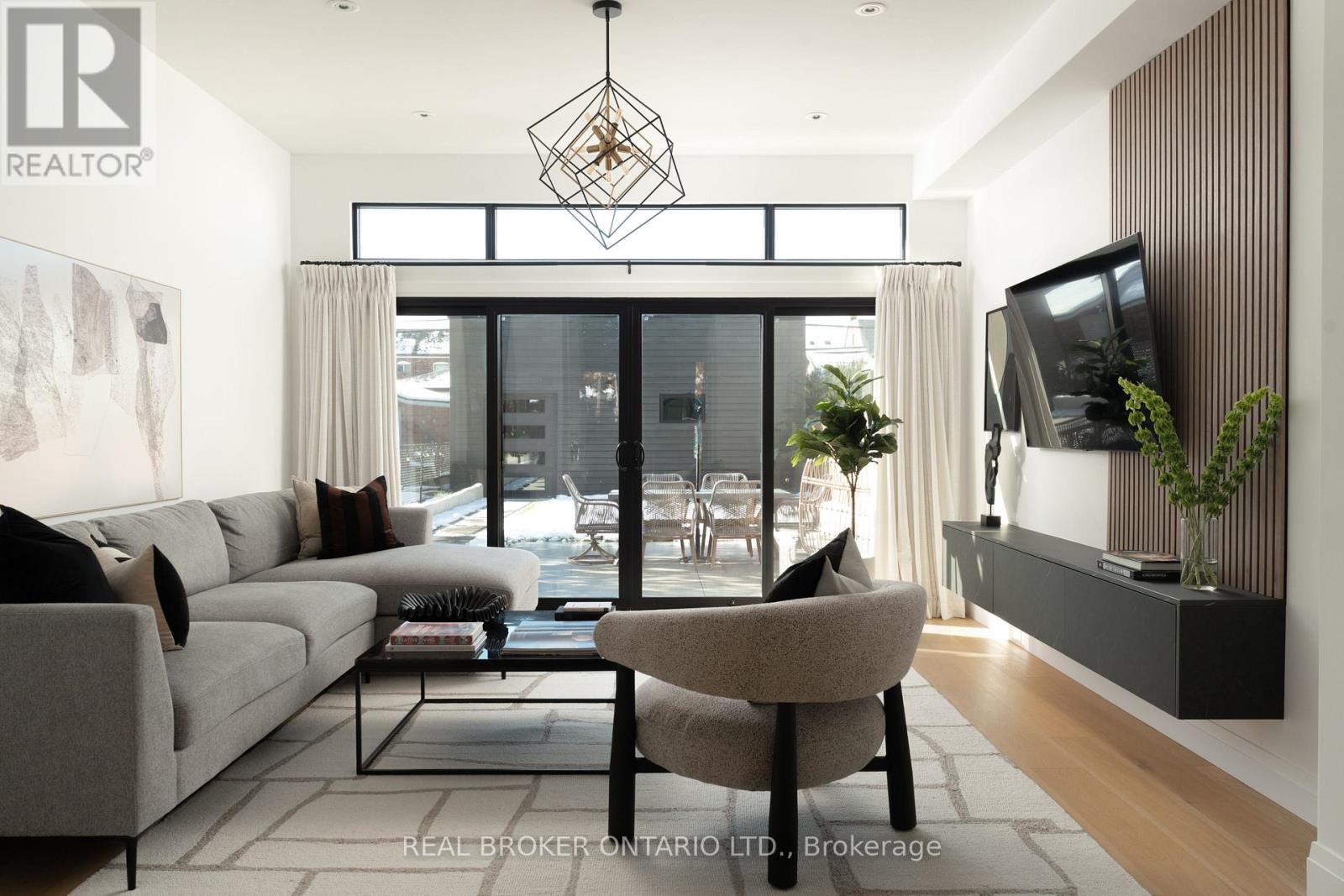 104 Greenlaw Avenue, Toronto, Ontario  M6H 3V5 - Photo 2 - W12538862