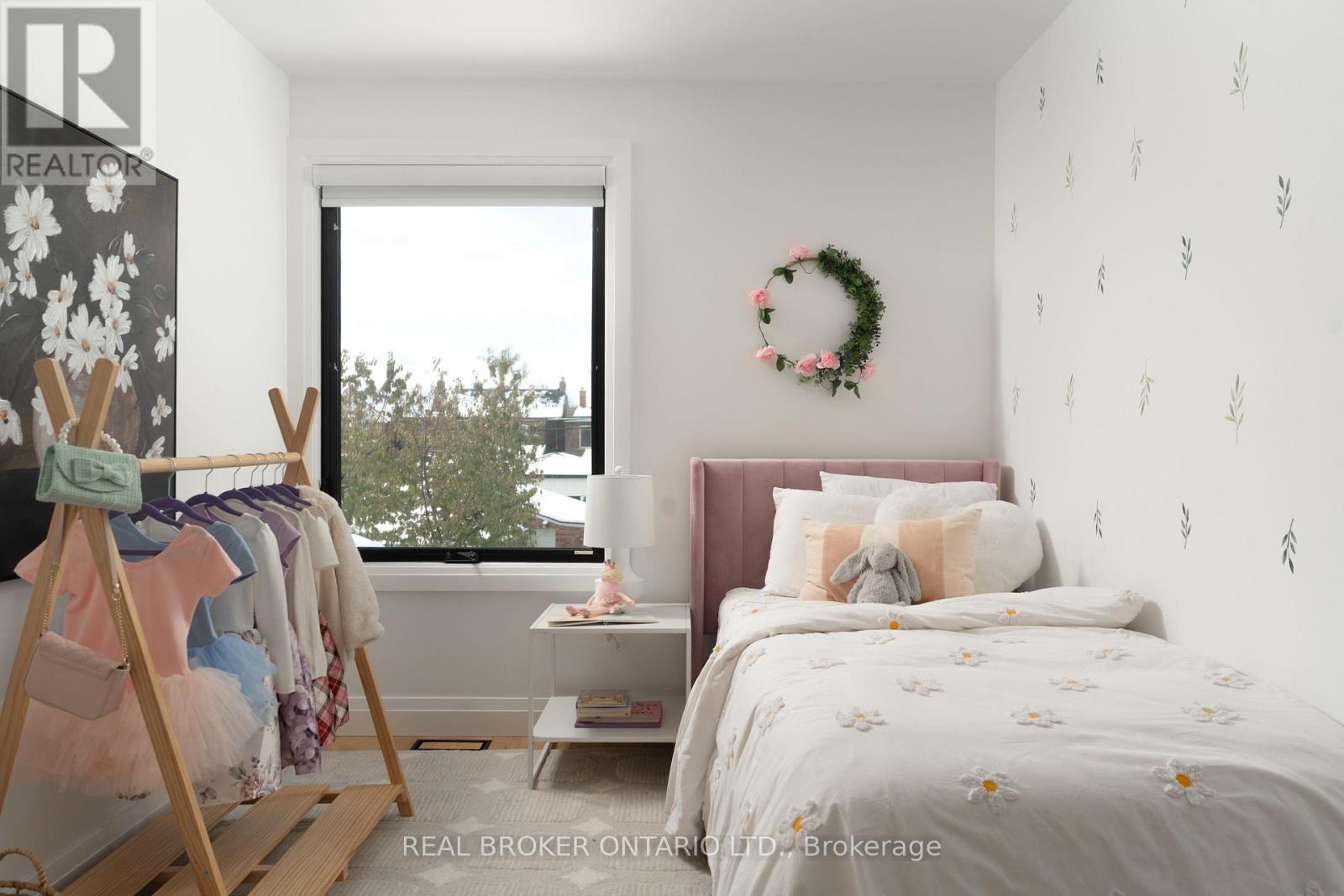 104 Greenlaw Avenue, Toronto, Ontario  M6H 3V5 - Photo 21 - W12538862