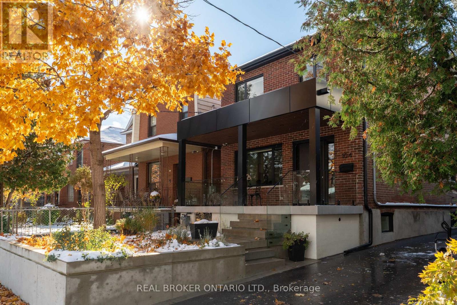 104 Greenlaw Avenue, Toronto, Ontario  M6H 3V5 - Photo 32 - W12538862