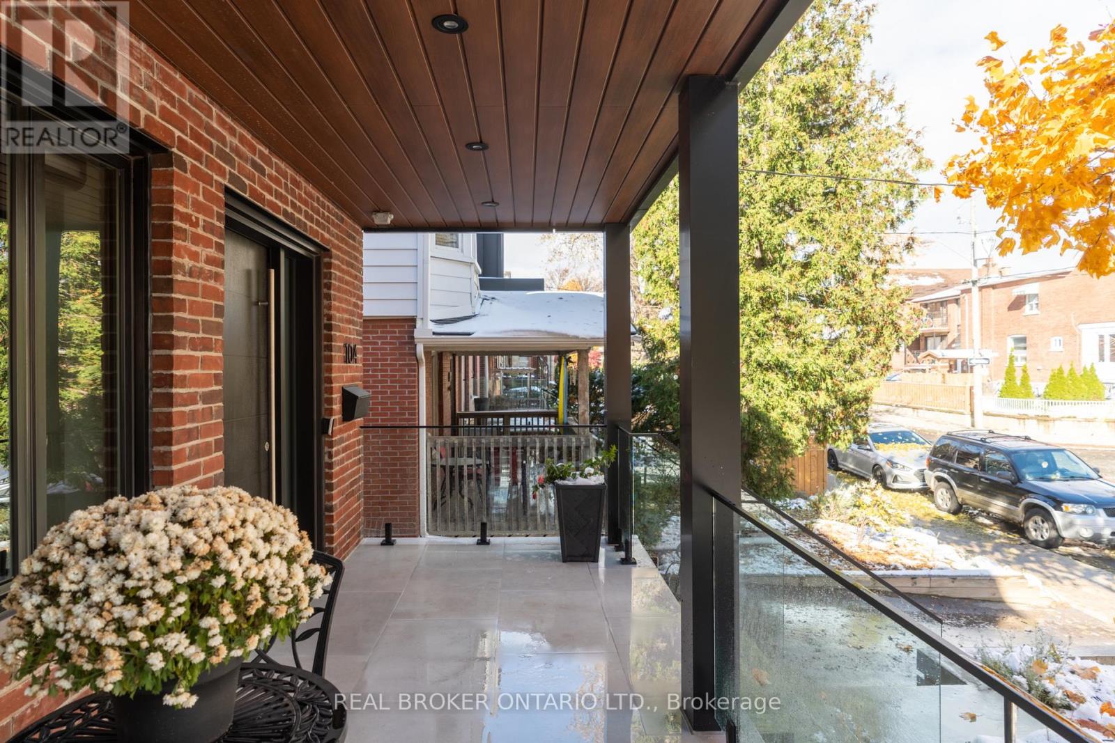 104 Greenlaw Avenue, Toronto, Ontario  M6H 3V5 - Photo 33 - W12538862