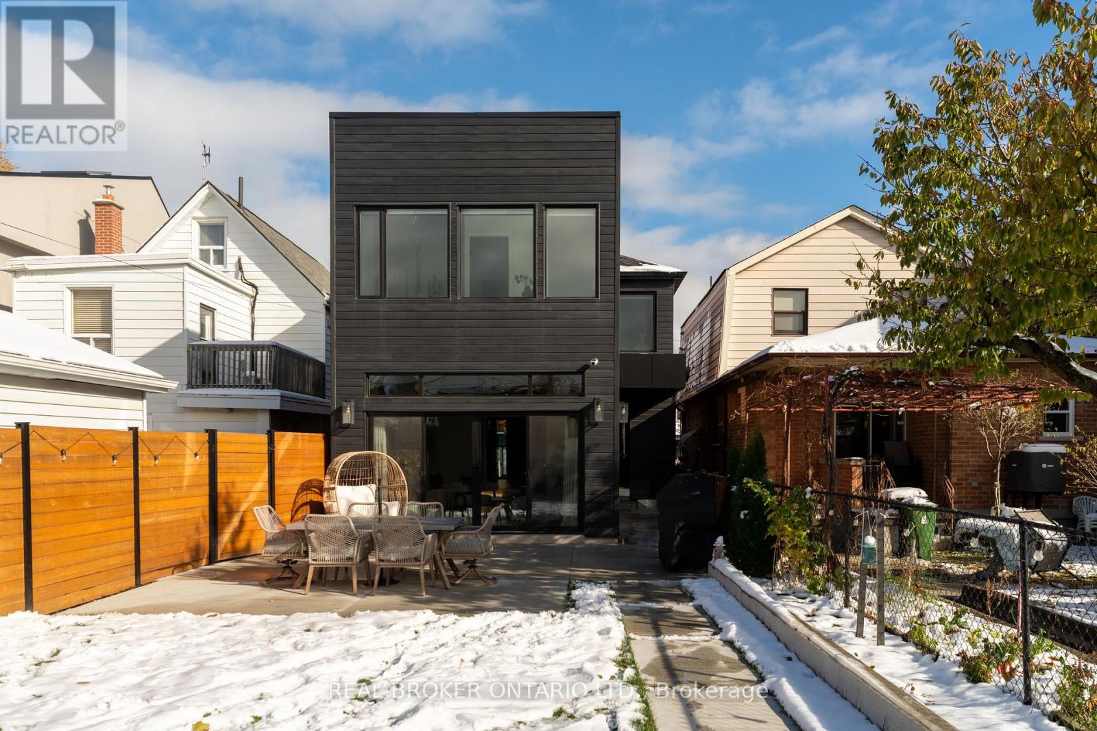 104 Greenlaw Avenue, Toronto, Ontario  M6H 3V5 - Photo 34 - W12538862