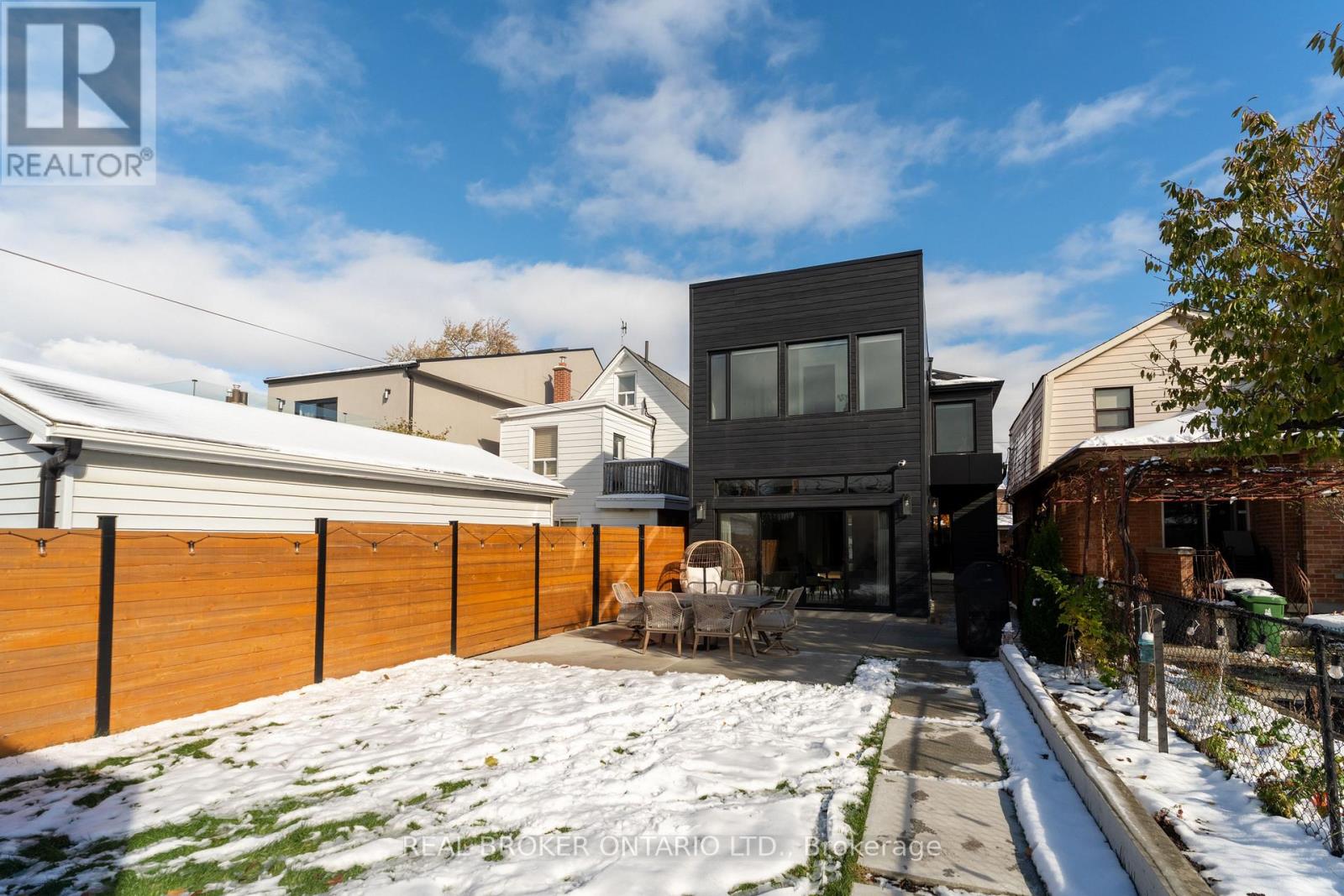 104 Greenlaw Avenue, Toronto, Ontario  M6H 3V5 - Photo 35 - W12538862