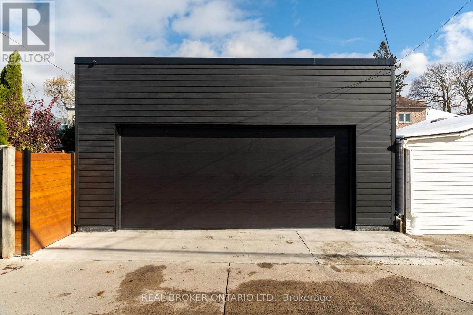 104 Greenlaw Avenue, Toronto, Ontario  M6H 3V5 - Photo 38 - W12538862