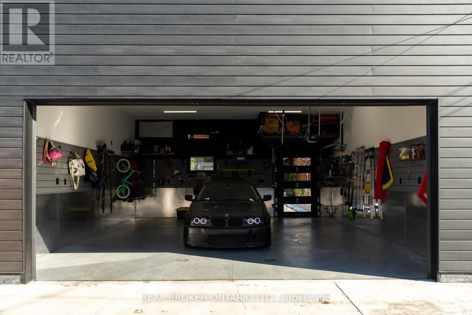 104 Greenlaw Avenue, Toronto, Ontario  M6H 3V5 - Photo 39 - W12538862