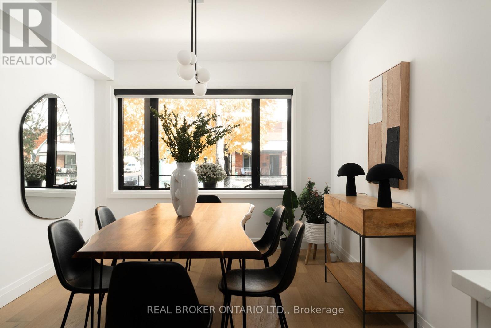 104 Greenlaw Avenue, Toronto, Ontario  M6H 3V5 - Photo 7 - W12538862