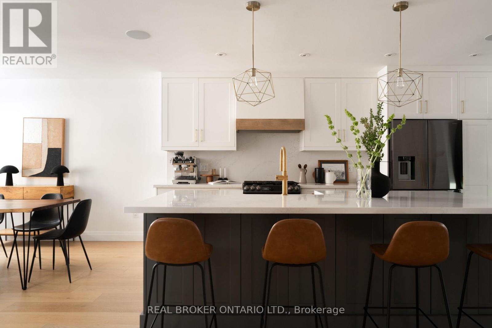 104 Greenlaw Avenue, Toronto, Ontario  M6H 3V5 - Photo 8 - W12538862