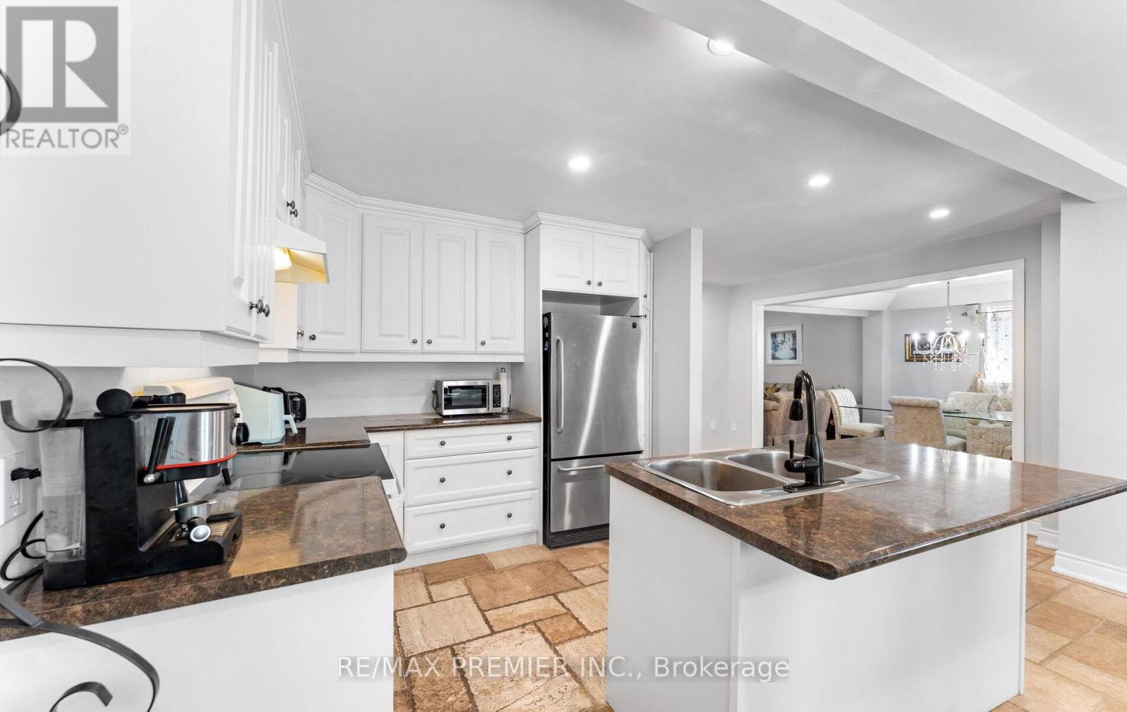 21 Yvonne Avenue, Toronto, Ontario  M3L 1C8 - Photo 13 - W12538878