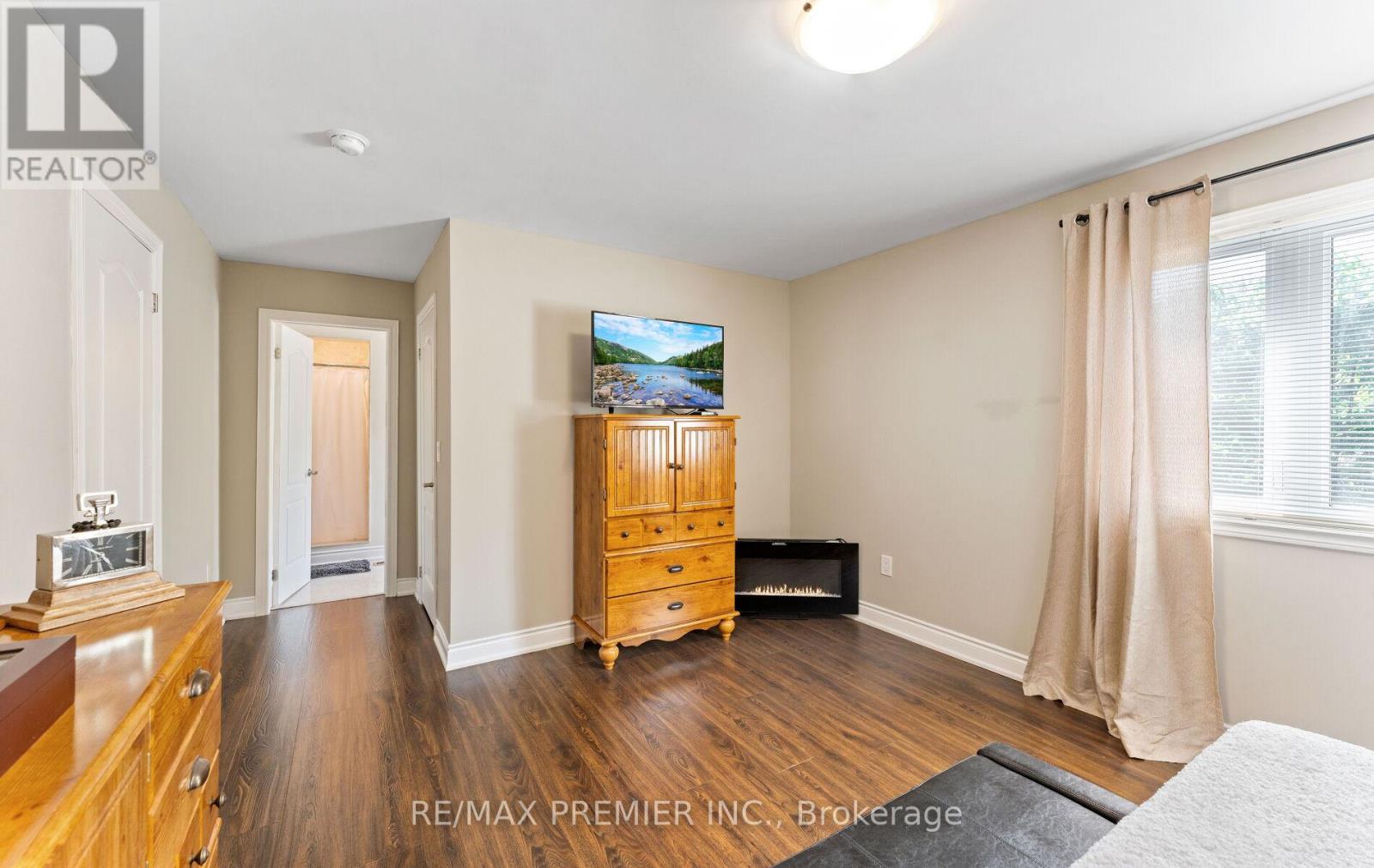 21 Yvonne Avenue, Toronto, Ontario  M3L 1C8 - Photo 18 - W12538878