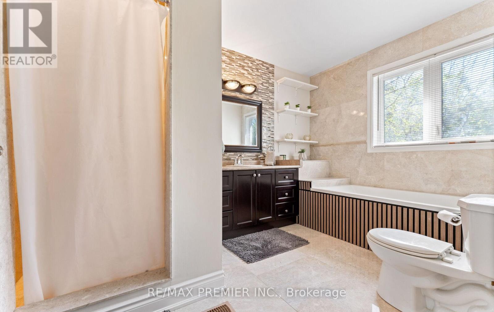 21 Yvonne Avenue, Toronto, Ontario  M3L 1C8 - Photo 19 - W12538878