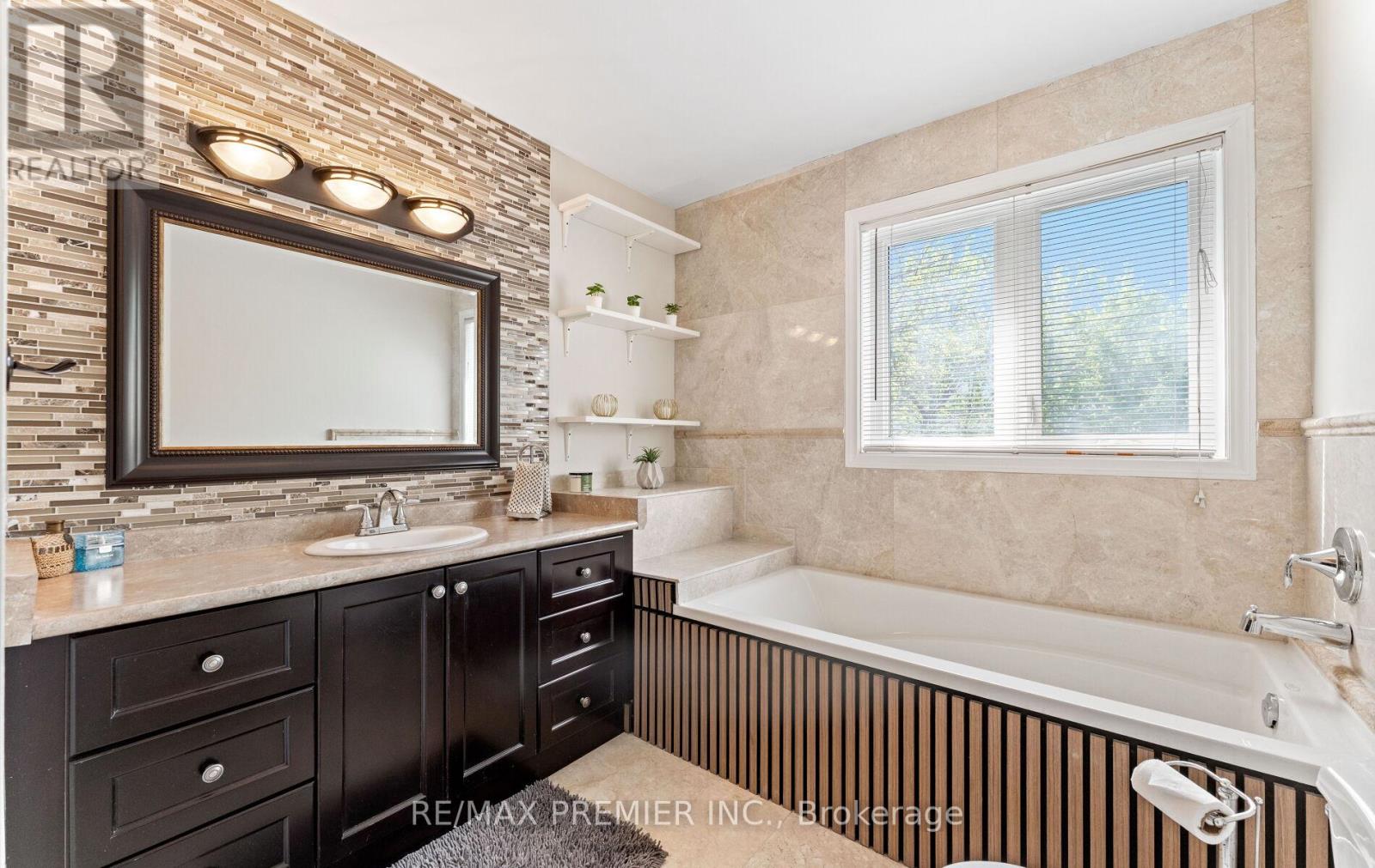 21 Yvonne Avenue, Toronto, Ontario  M3L 1C8 - Photo 20 - W12538878