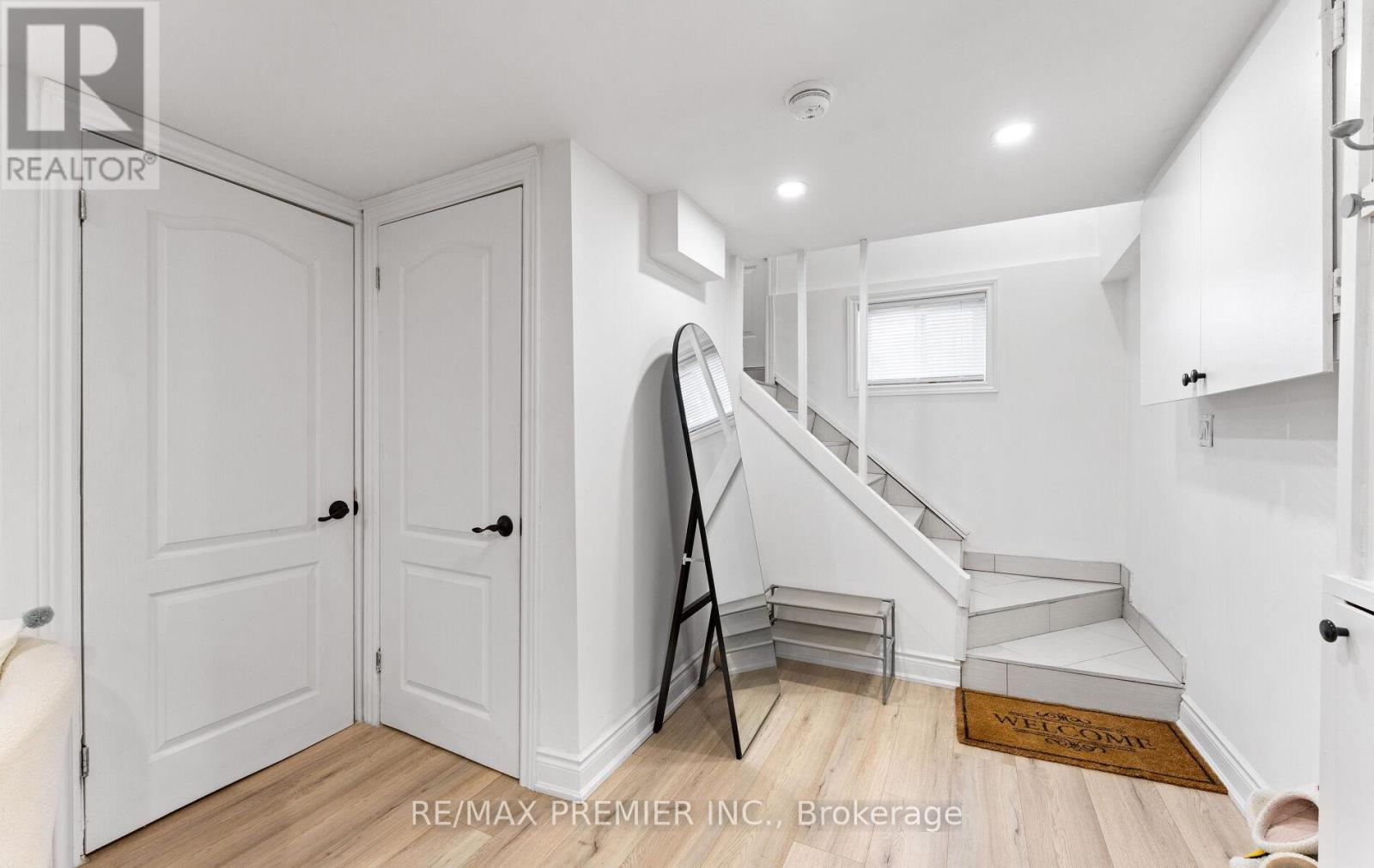 21 Yvonne Avenue, Toronto, Ontario  M3L 1C8 - Photo 25 - W12538878