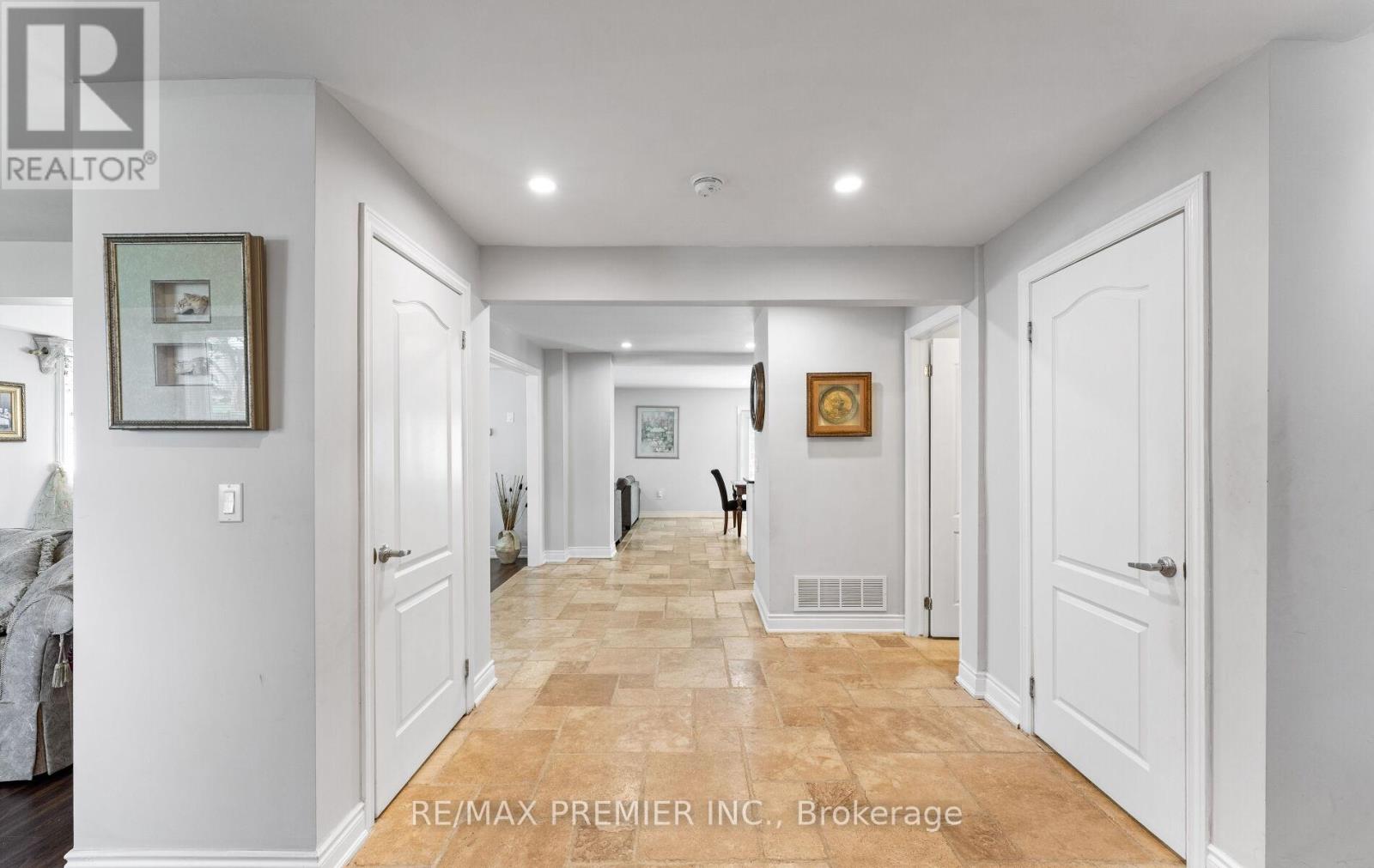 21 Yvonne Avenue, Toronto, Ontario  M3L 1C8 - Photo 4 - W12538878