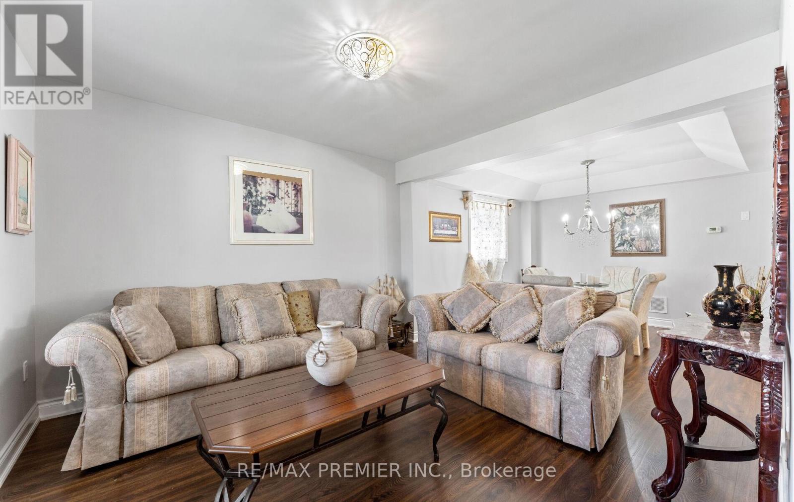 21 Yvonne Avenue, Toronto, Ontario  M3L 1C8 - Photo 6 - W12538878