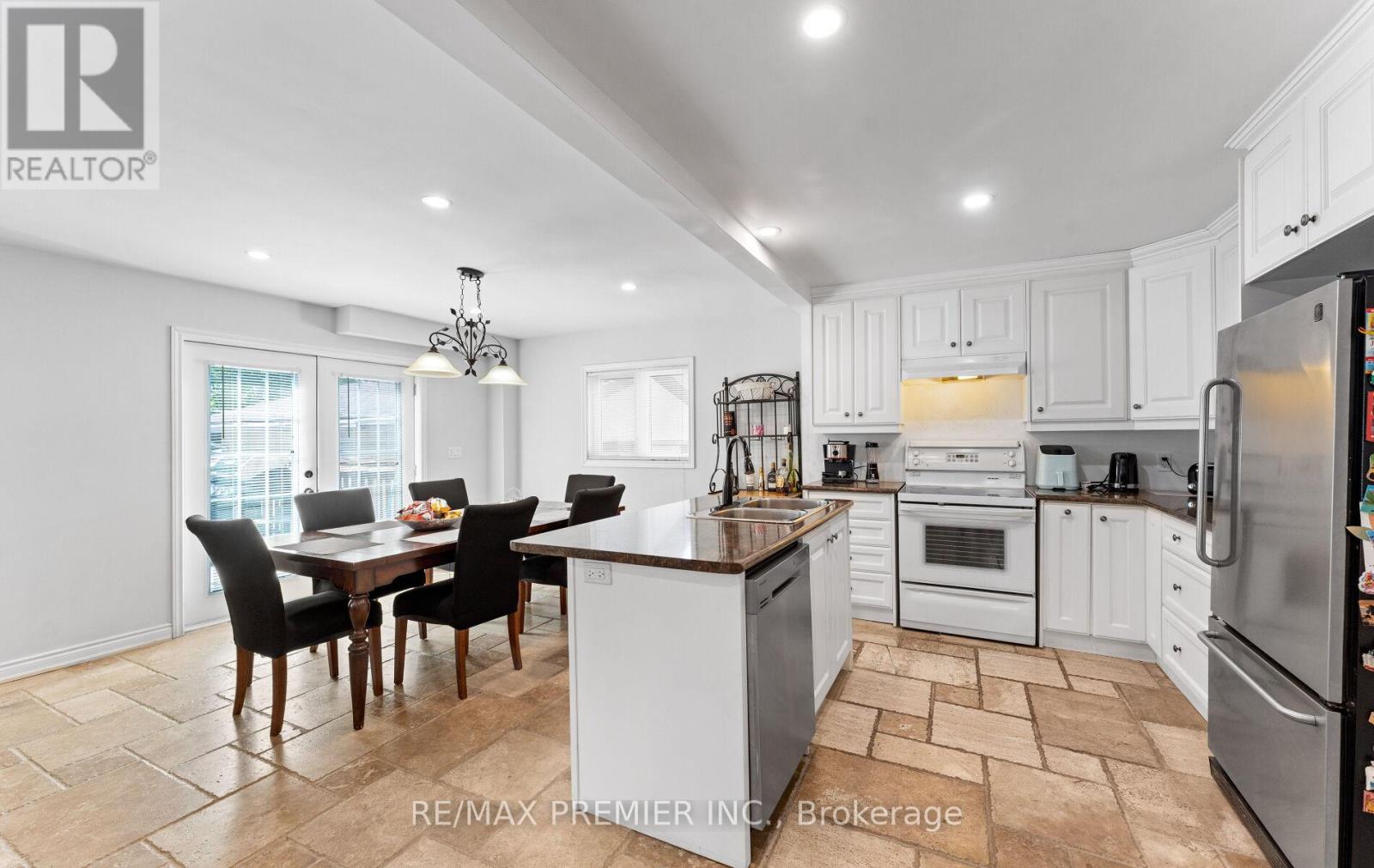 21 Yvonne Avenue, Toronto, Ontario  M3L 1C8 - Photo 8 - W12538878