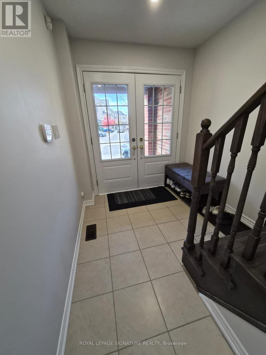 31 Shiff Crescent, Brampton, Ontario L6Z 0H6 - Photo 2 - W12538902