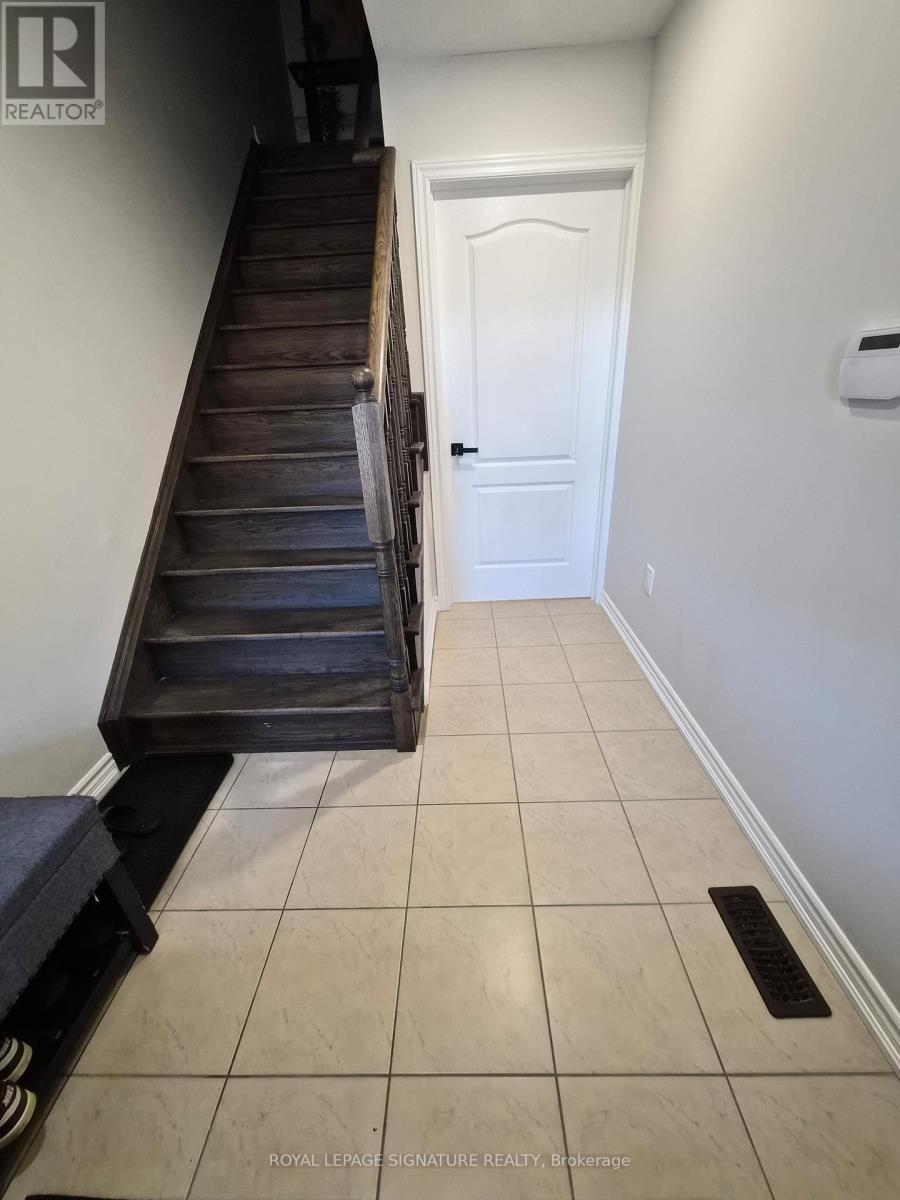 31 Shiff Crescent, Brampton, Ontario L6Z 0H6 - Photo 3 - W12538902