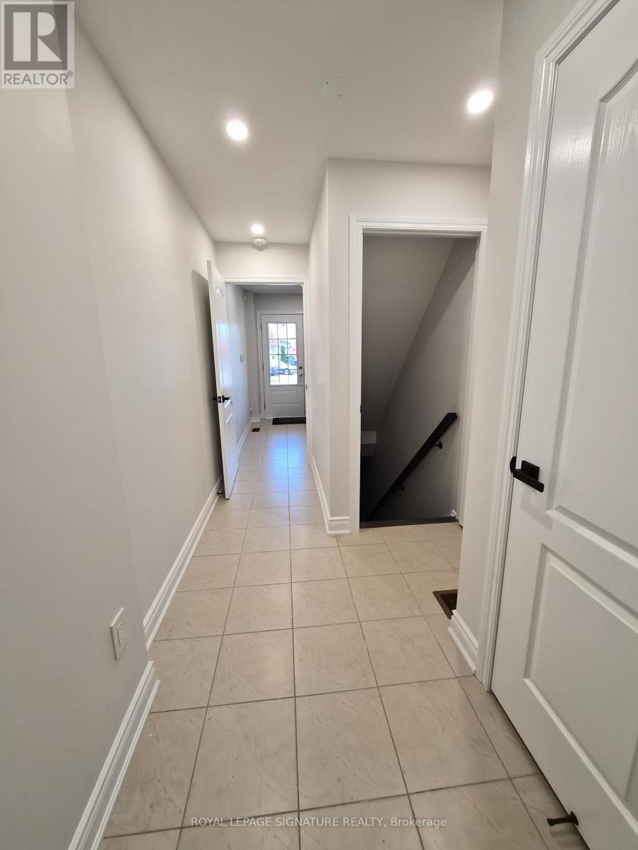 31 Shiff Crescent, Brampton, Ontario L6Z 0H6 - Photo 8 - W12538902