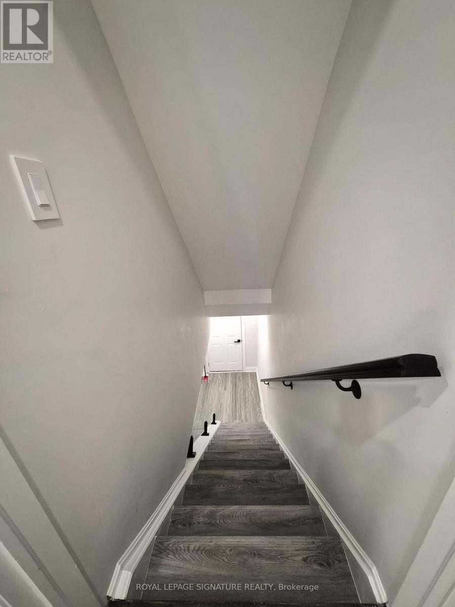 31 Shiff Crescent, Brampton, Ontario L6Z 0H6 - Photo 9 - W12538902