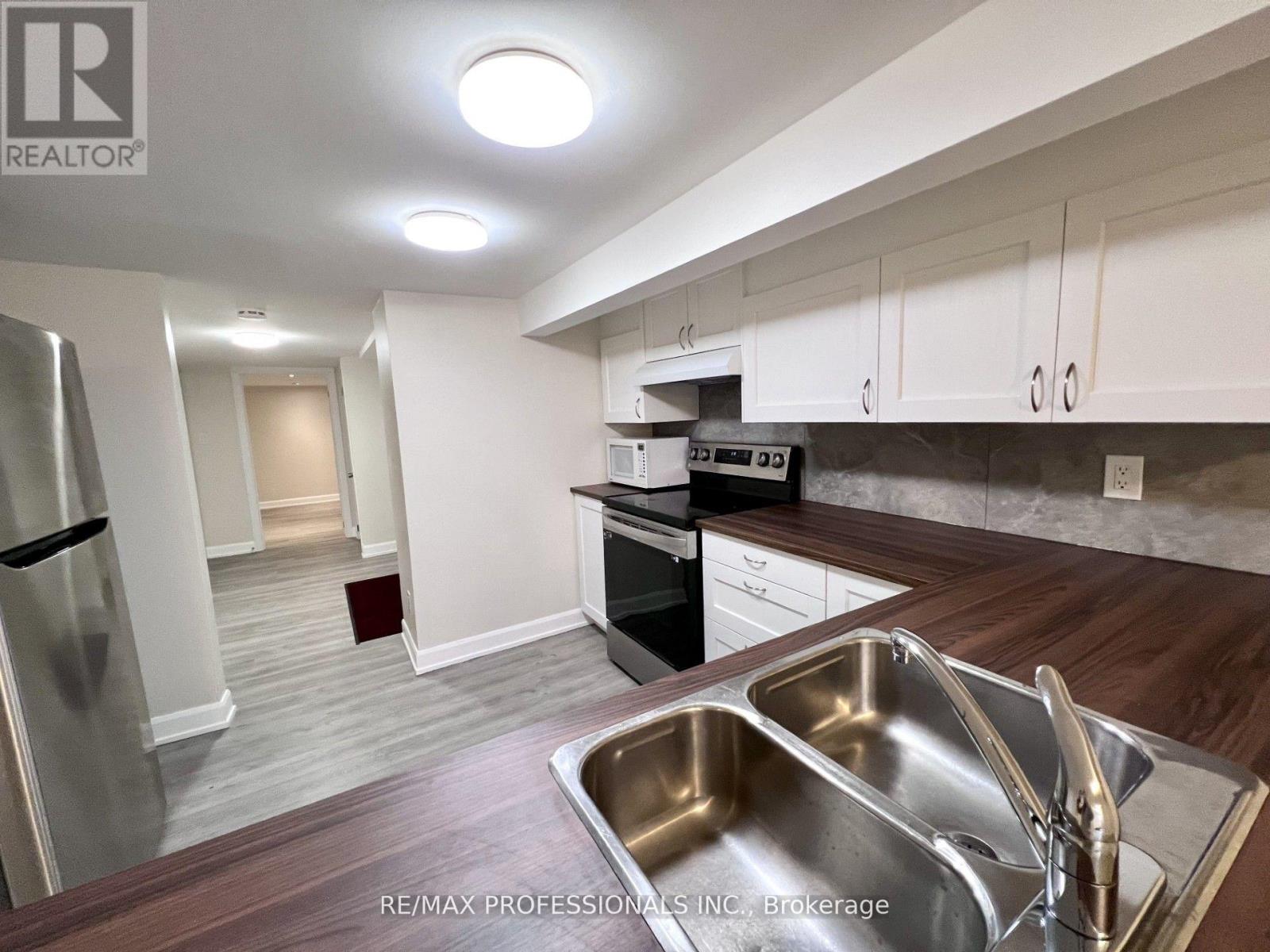 155b Jane Street, Toronto, Ontario  M6S 3Y8 - Photo 9 - W12538916