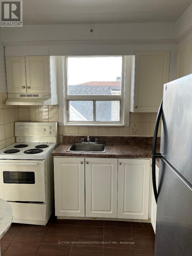 5 - 125 Ewart Avenue, Toronto, Ontario  M6M 1N1 - Photo 3 - W12538920