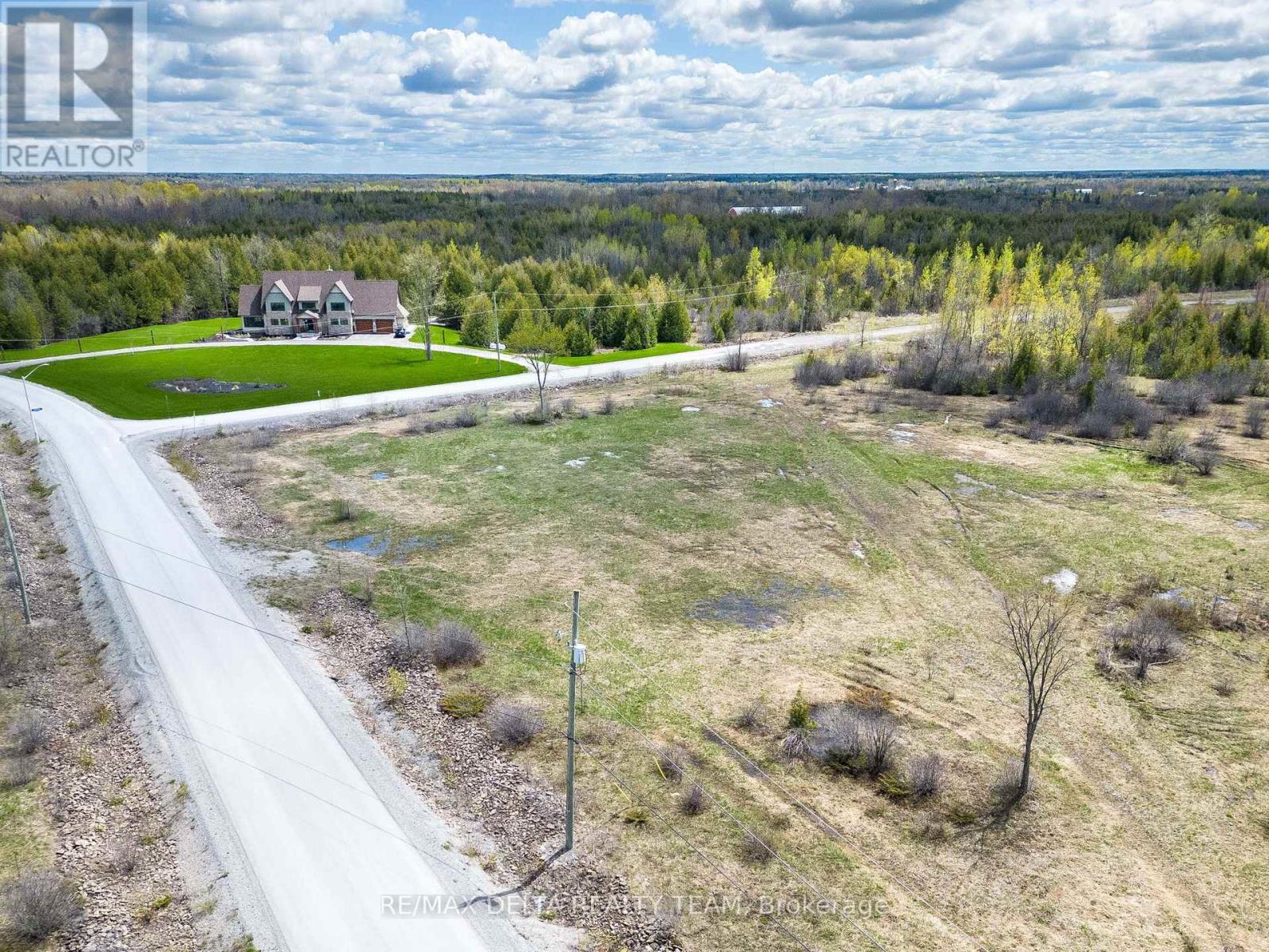 7910 Iveson Drive, Ottawa, Ontario  K0A 2P0 - Photo 1 - X12538952