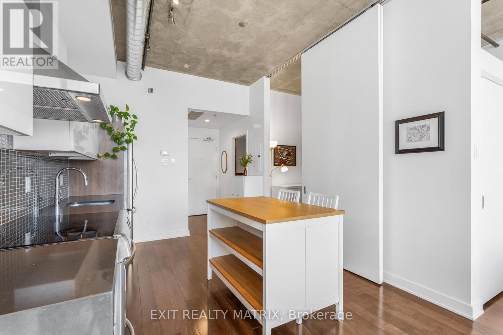 749 - 340 Mcleod Street, Ottawa, Ontario K2P 1A4 - Photo 11 - X12538972