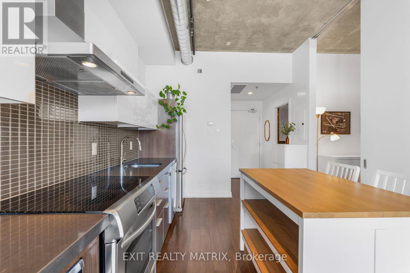 749 - 340 Mcleod Street, Ottawa, Ontario K2P 1A4 - Photo 12 - X12538972