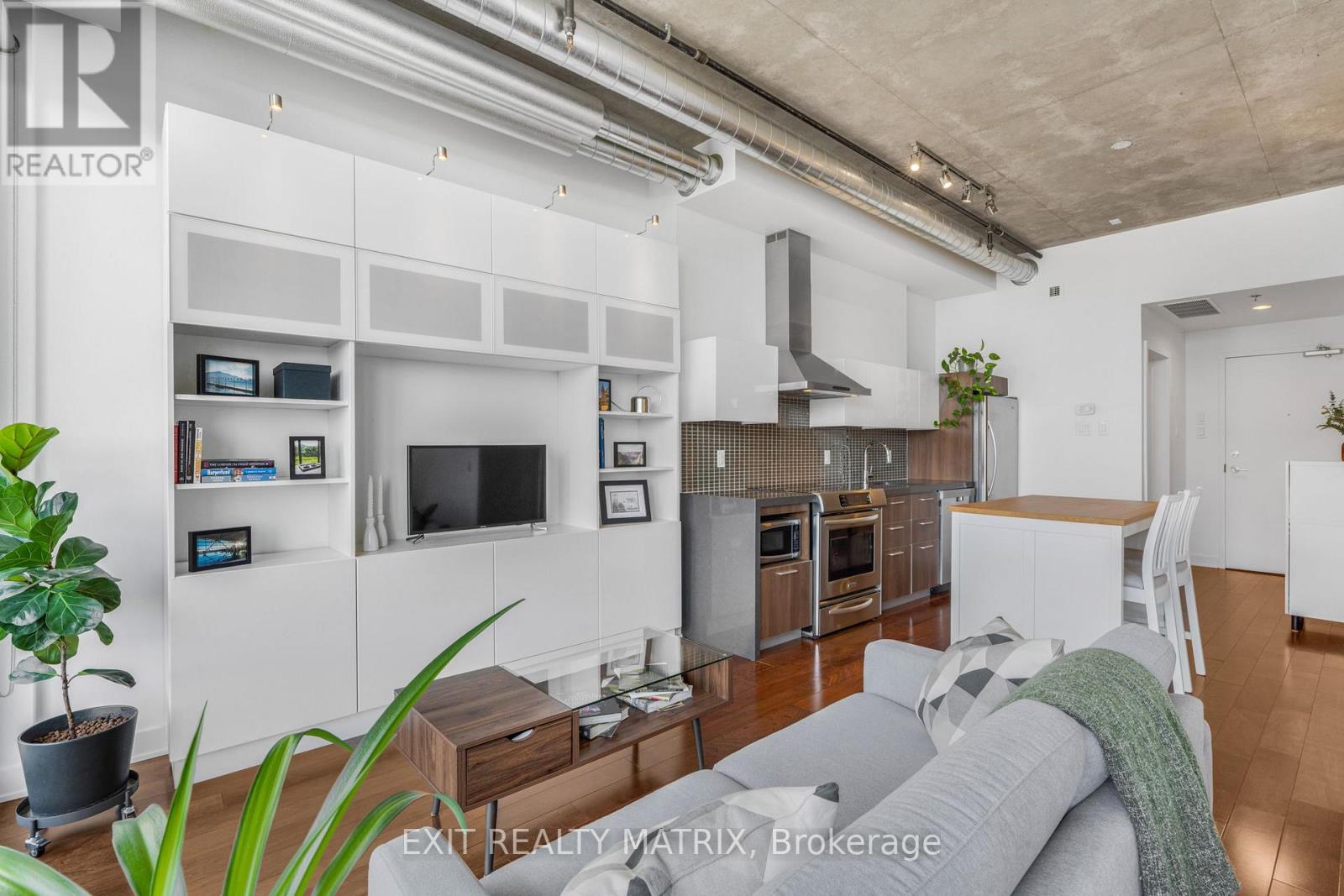 749 - 340 Mcleod Street, Ottawa, Ontario K2P 1A4 - Photo 17 - X12538972