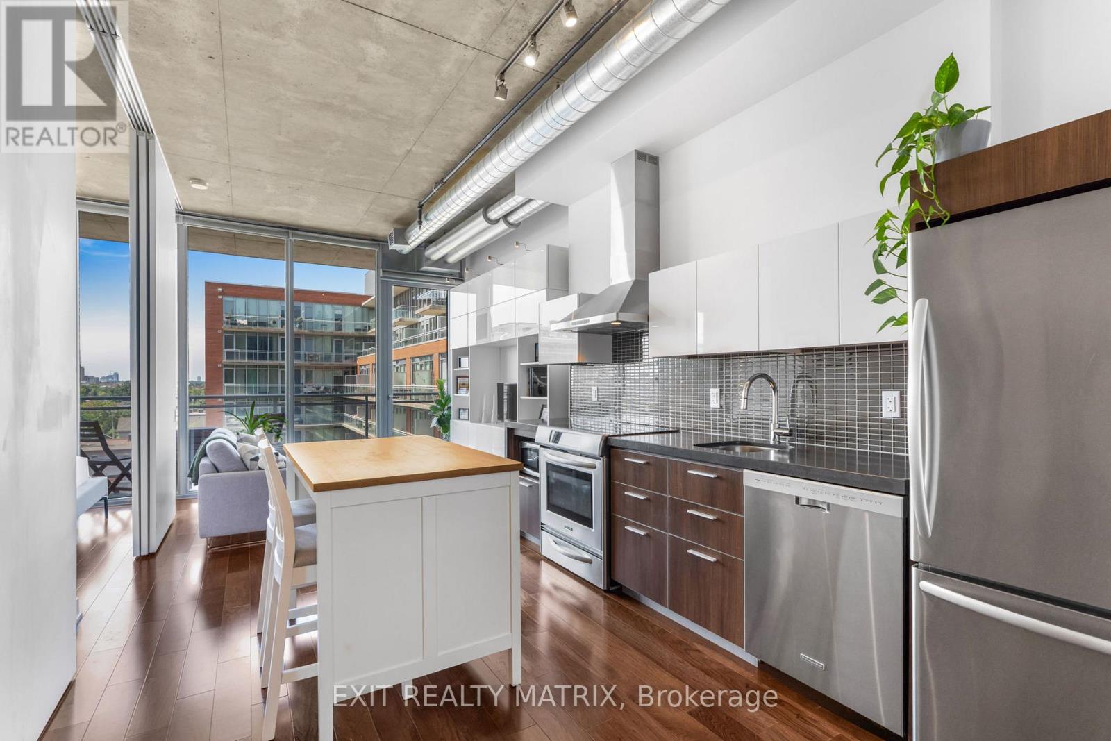 749 - 340 Mcleod Street, Ottawa, Ontario K2P 1A4 - Photo 7 - X12538972