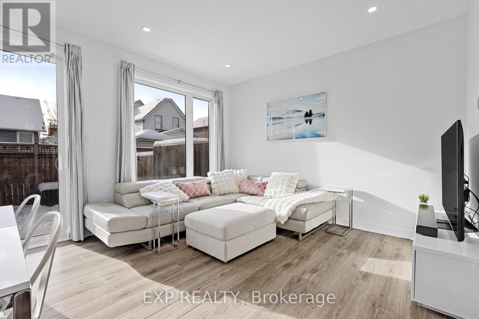 12 Charles Street, Carleton Place, Ontario  K7C 2Y1 - Photo 14 - X12538994