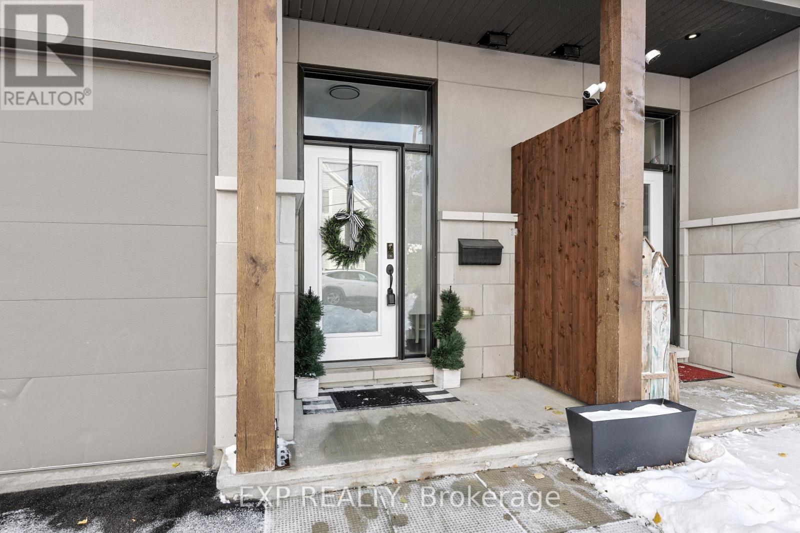 12 Charles Street, Carleton Place, Ontario  K7C 2Y1 - Photo 3 - X12538994