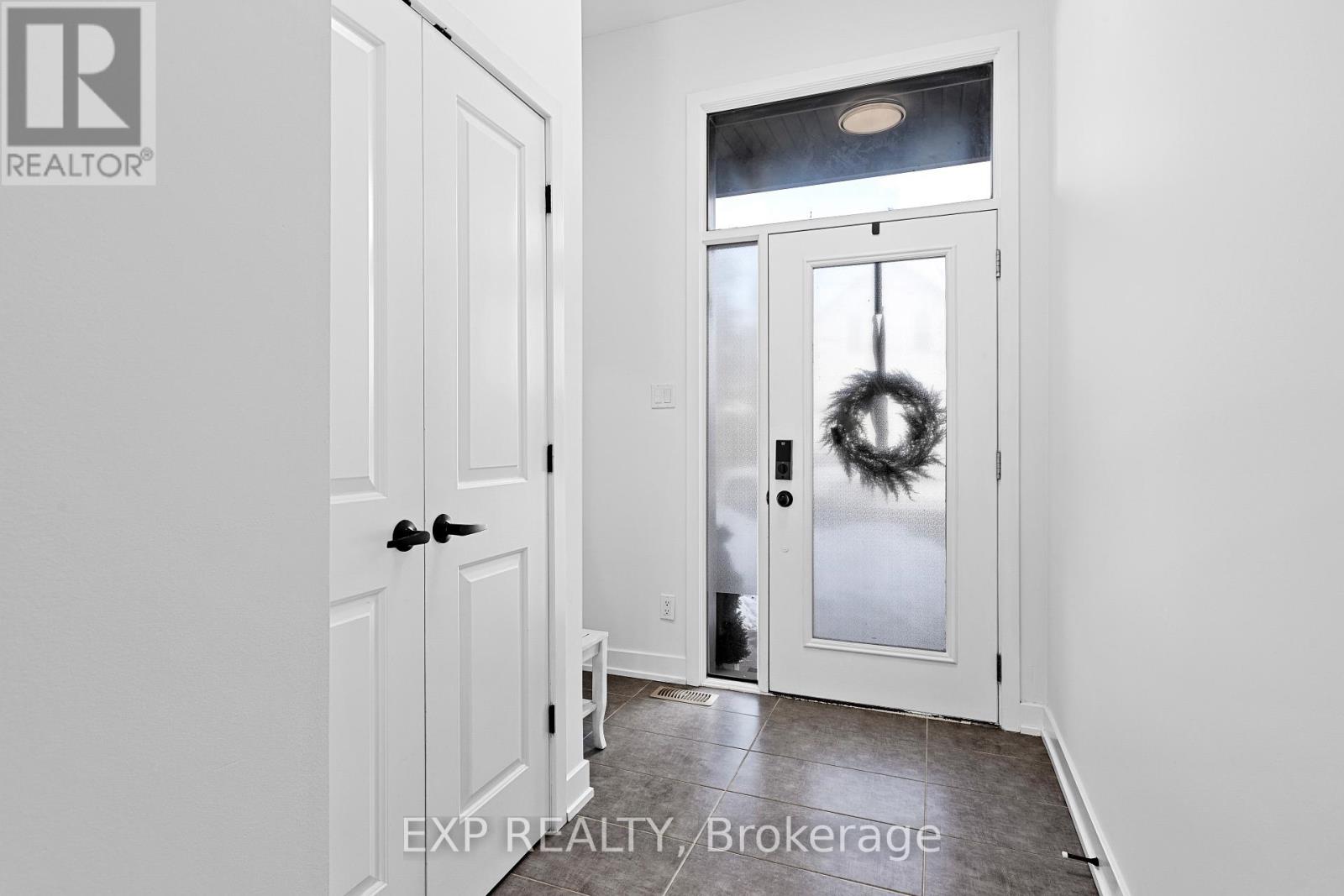 12 Charles Street, Carleton Place, Ontario  K7C 2Y1 - Photo 4 - X12538994