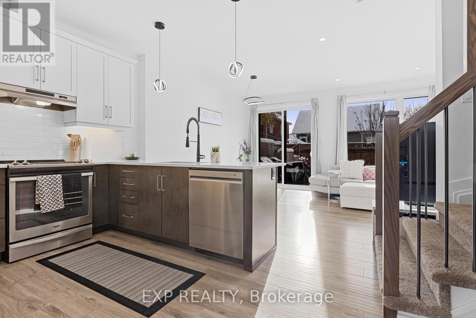 12 Charles Street, Carleton Place, Ontario  K7C 2Y1 - Photo 9 - X12538994