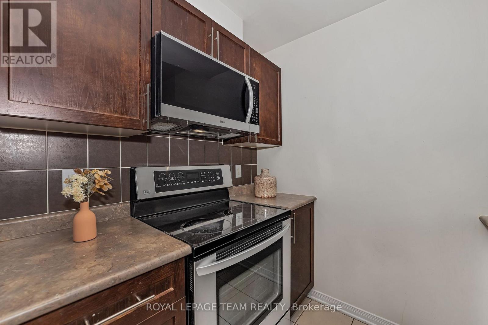 B - 250 Meilleur Private, Ottawa, Ontario  K1L 0A3 - Photo 13 - X12416181