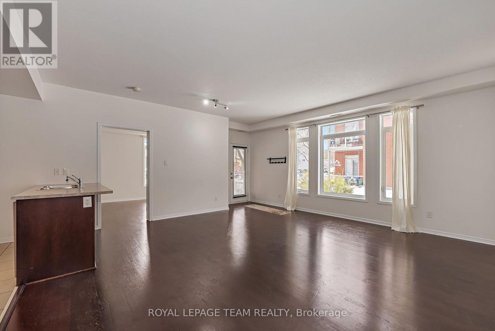 B - 250 Meilleur Private, Ottawa, Ontario  K1L 0A3 - Photo 6 - X12416181