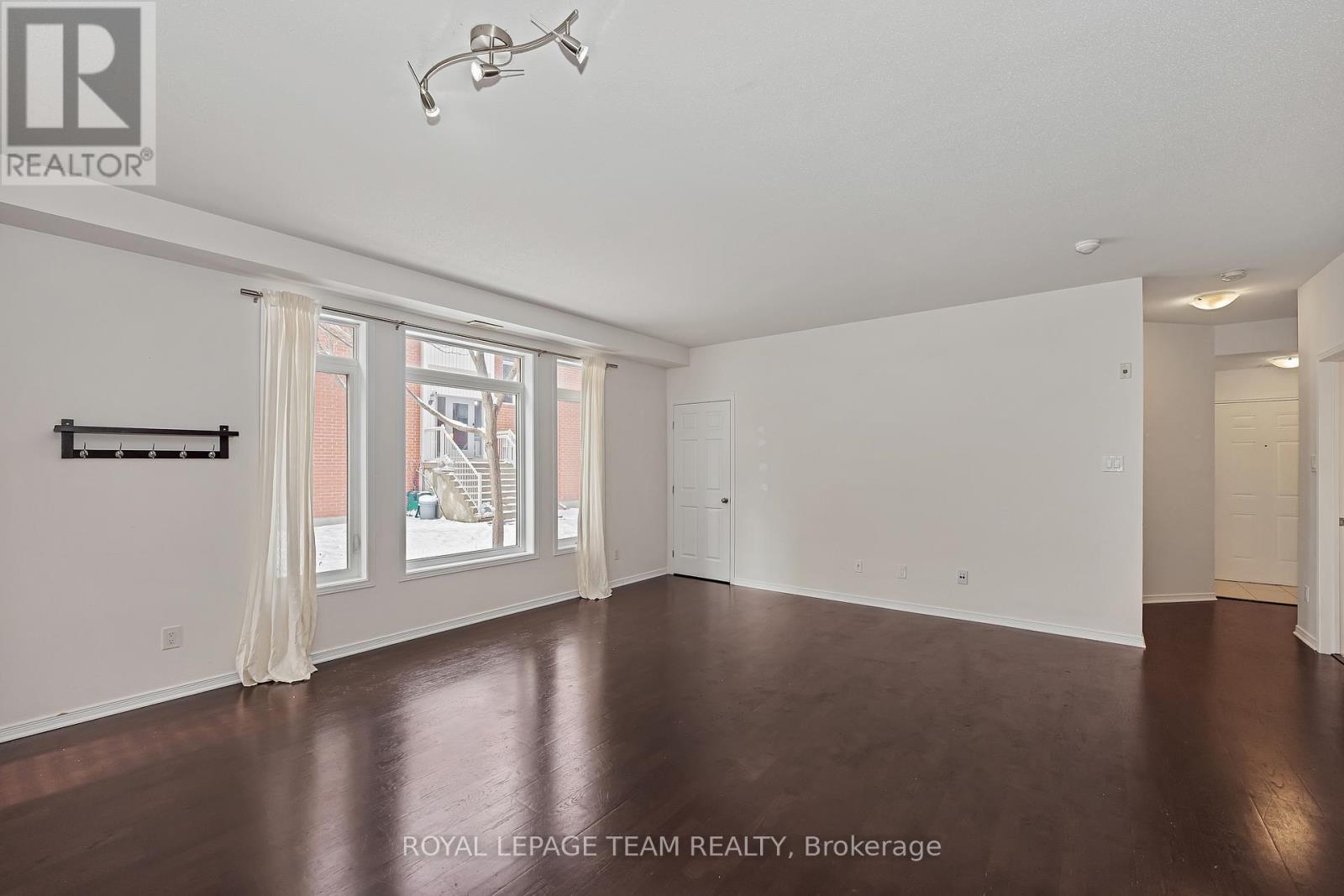 B - 250 Meilleur Private, Ottawa, Ontario  K1L 0A3 - Photo 8 - X12416181