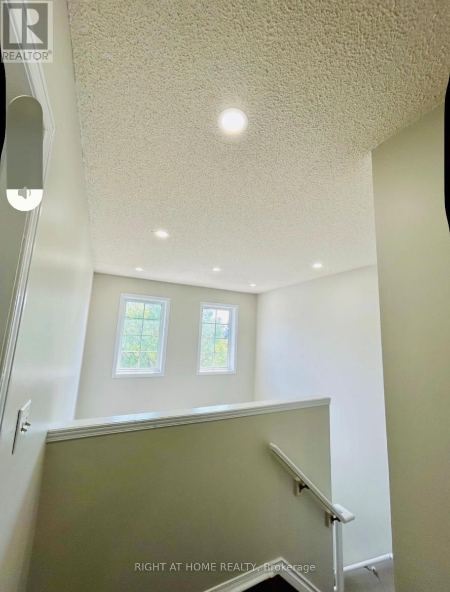 43 - 104 Frances Avenue, Hamilton, Ontario  L8E 5W9 - Photo 8 - X12538894