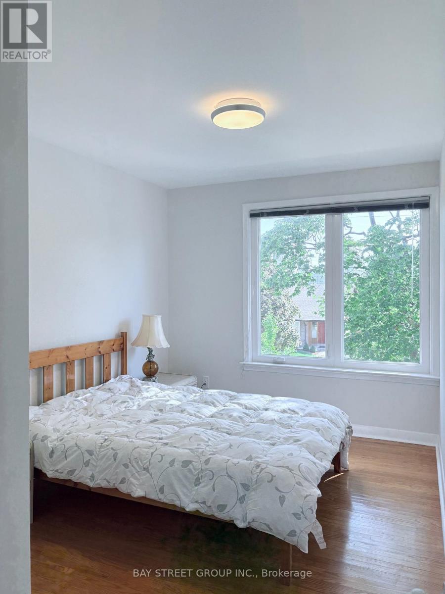 2175 Wiseman Court, Mississauga, Ontario  L5J 1P3 - Photo 15 - W12449872