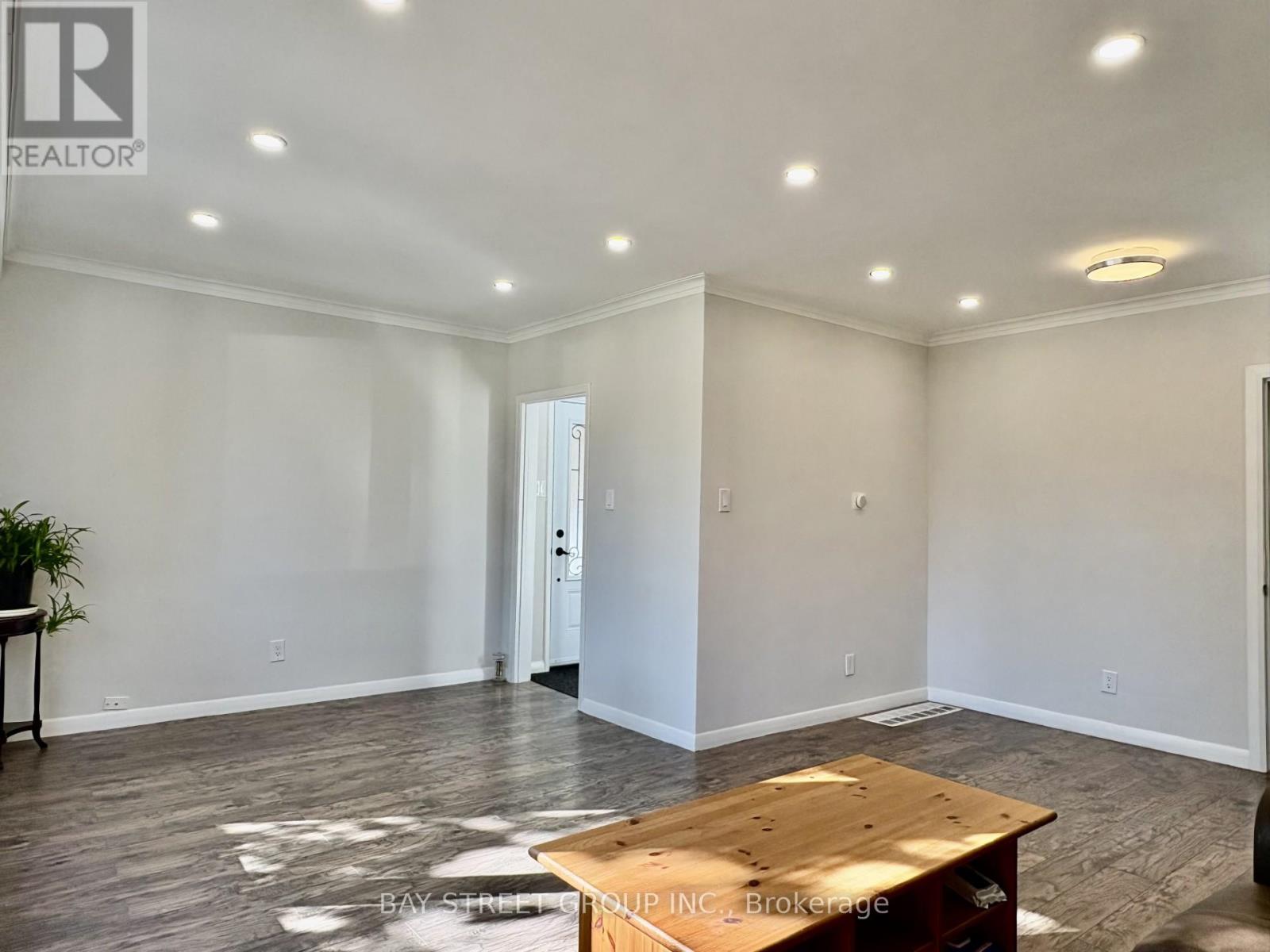 2175 Wiseman Court, Mississauga, Ontario  L5J 1P3 - Photo 8 - W12449872