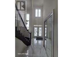 15 TROYER STREET N, Brampton, Ontario