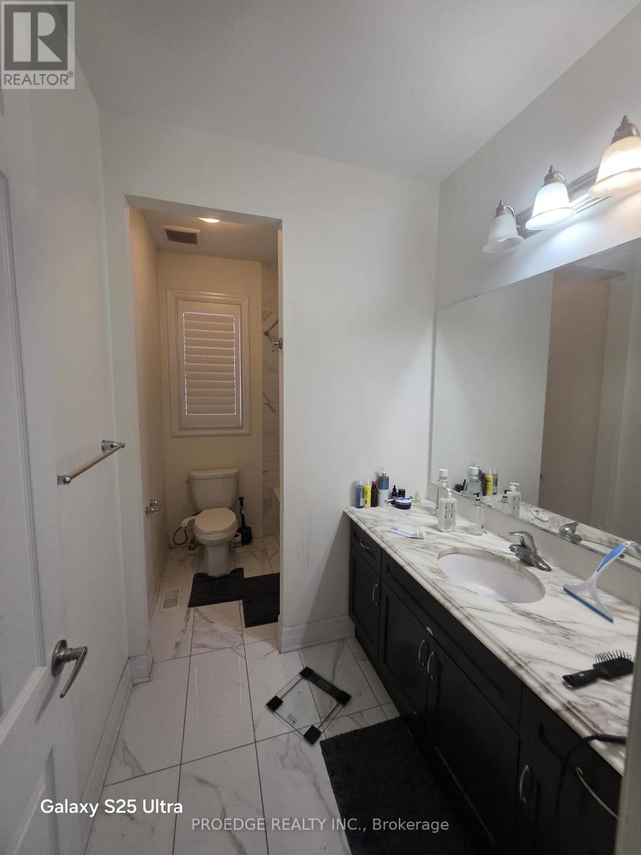 15 Troyer Street N, Brampton, Ontario  L7A 4T4 - Photo 10 - W12501316