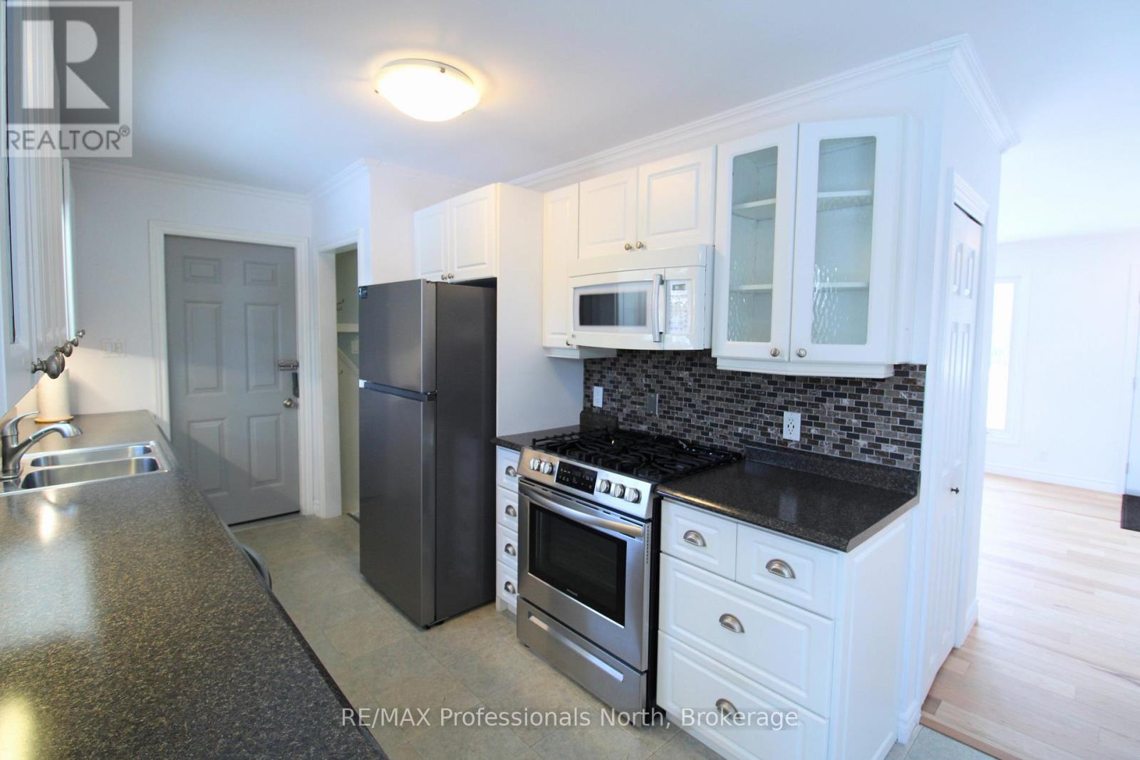 346 Highview Drive, Huntsville, Ontario  P1H 1C1 - Photo 13 - X12534326