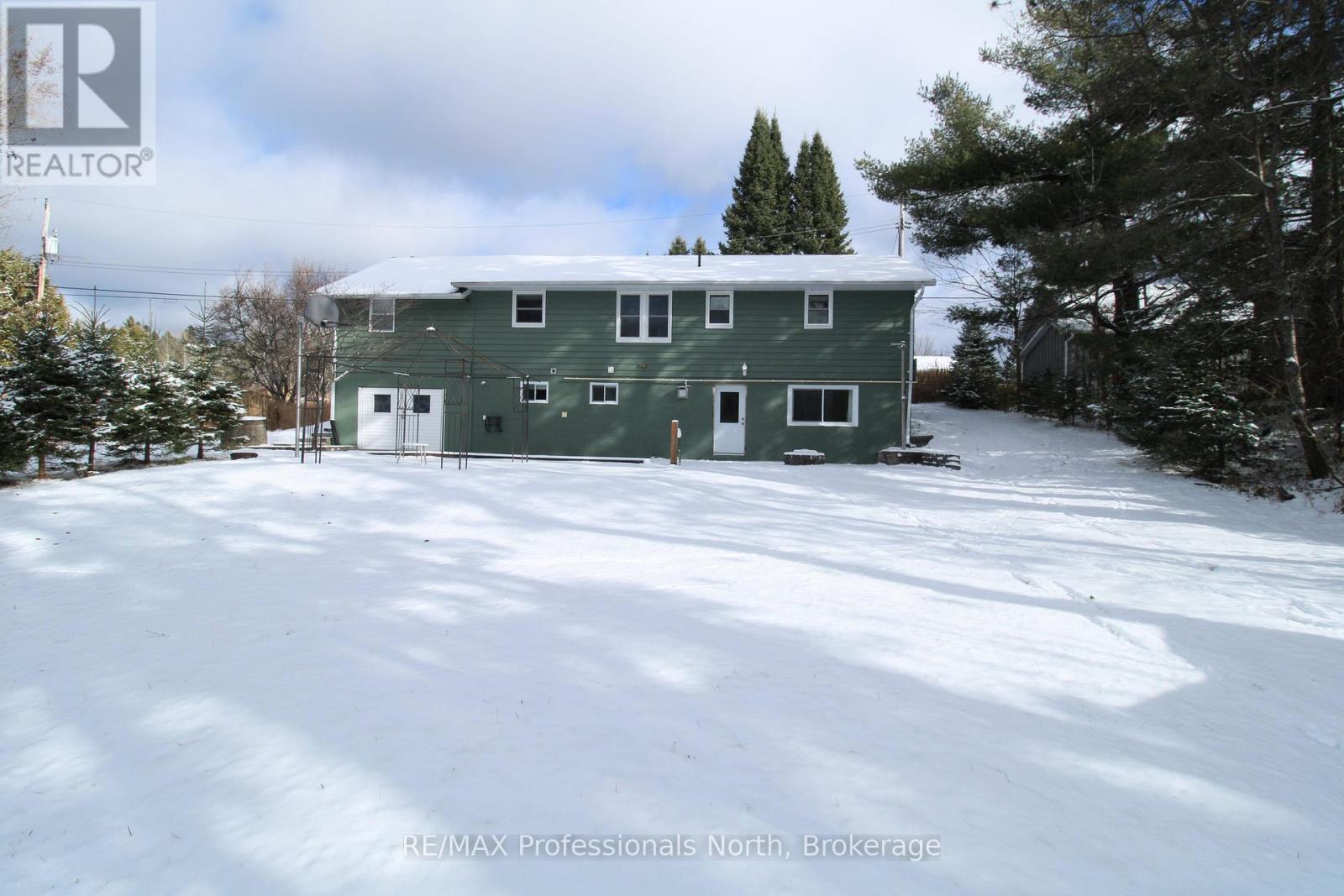 346 Highview Drive, Huntsville, Ontario  P1H 1C1 - Photo 3 - X12534326