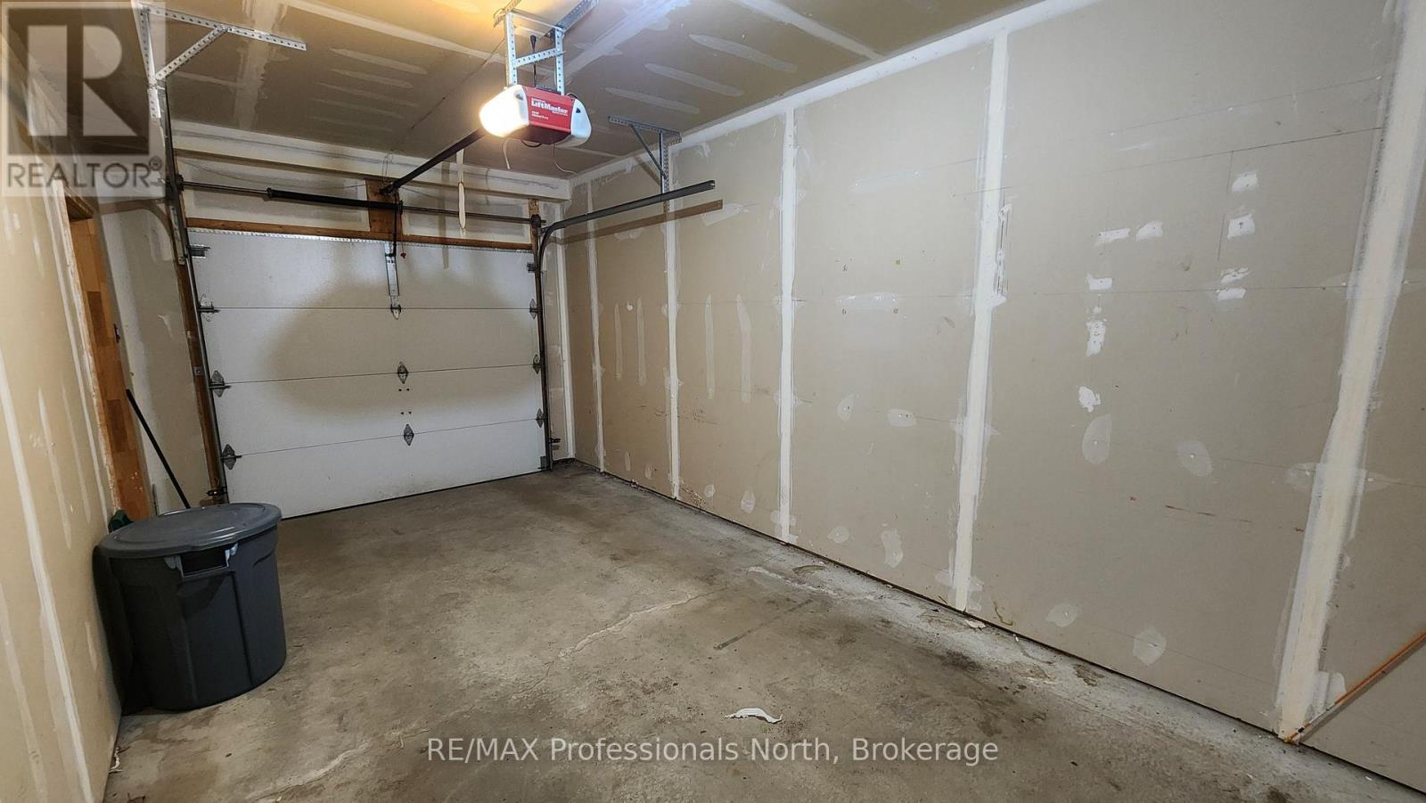 33 Goodwin Drive, Huntsville, Ontario  P1H 2R3 - Photo 12 - X12539064